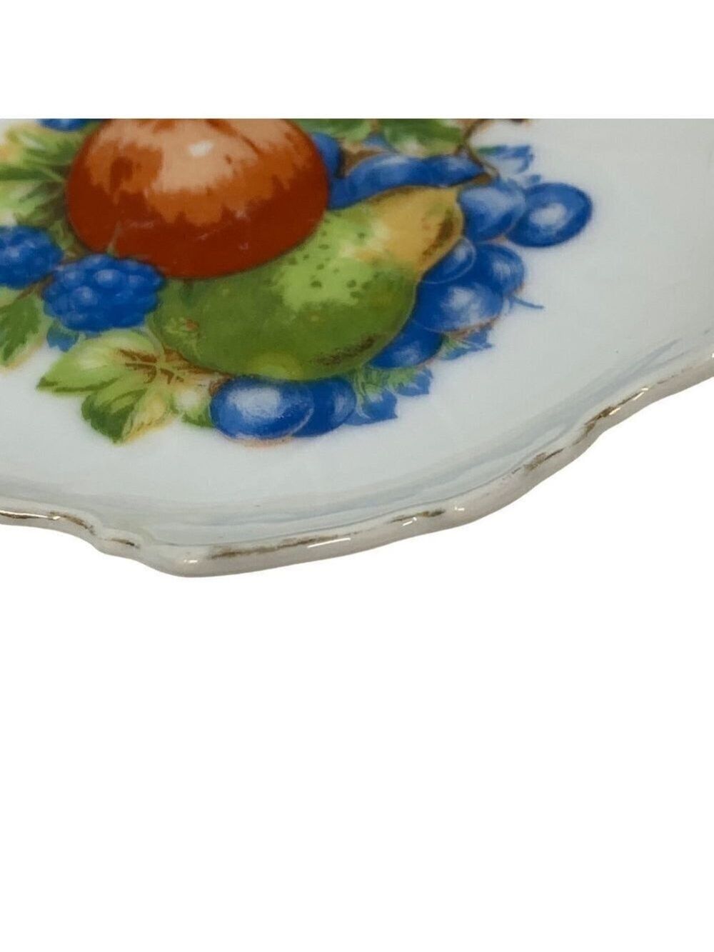 Vintage Gilded Gold Trinket Dish Plate Fruit Berries Leaf Shaped Collectible - Picture 4 of 10